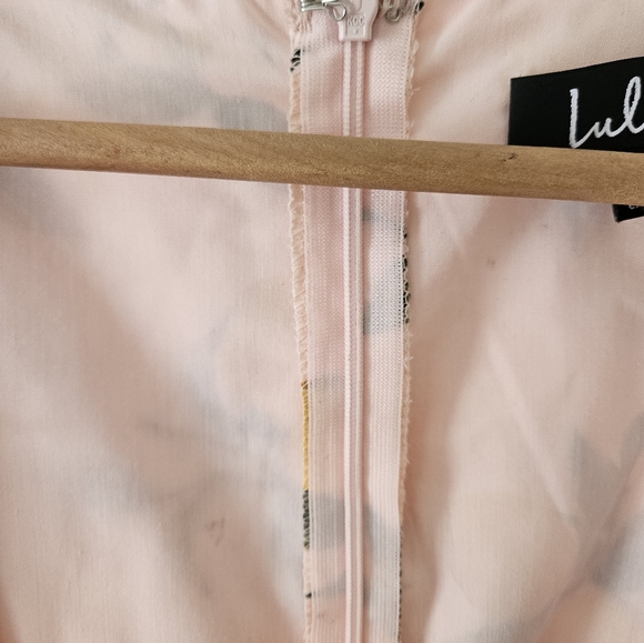 Lulu's pink lemon dress - Picture 3 of 9